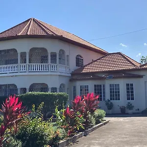 Homestay Pearlieron Place, Runaway Bay