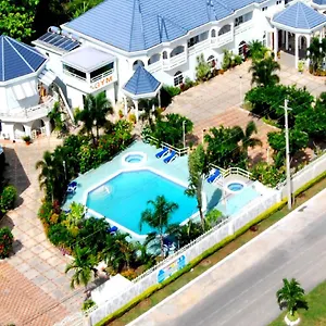 Hotel Holiday Haven And Banquet Hall, Runaway Bay